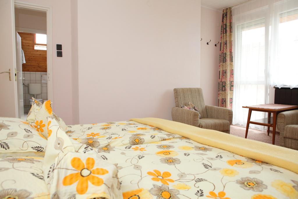 Viola House Hotel เฮวิซ ห้อง รูปภาพ
