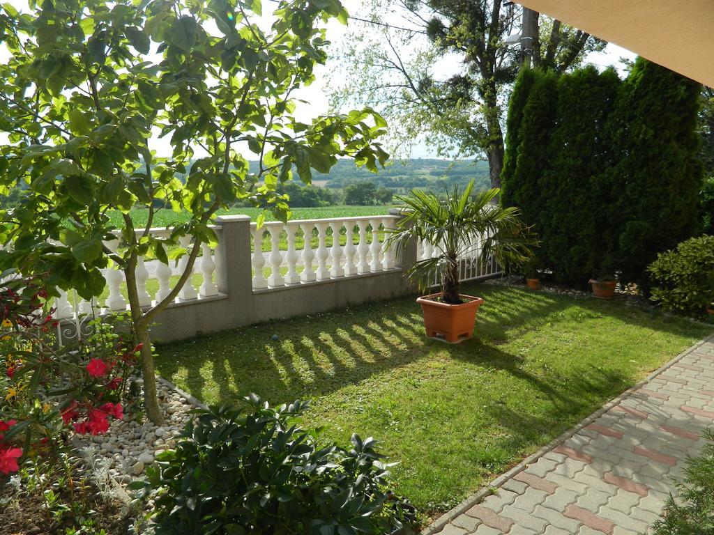 Viola House Hotel เฮวิซ ภายนอก รูปภาพ